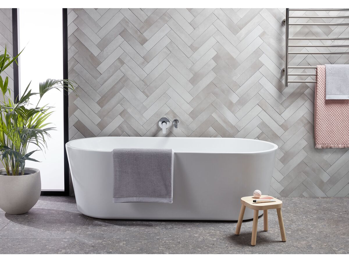 Posh Solus F/Stand Bath 1780x800x560 WH